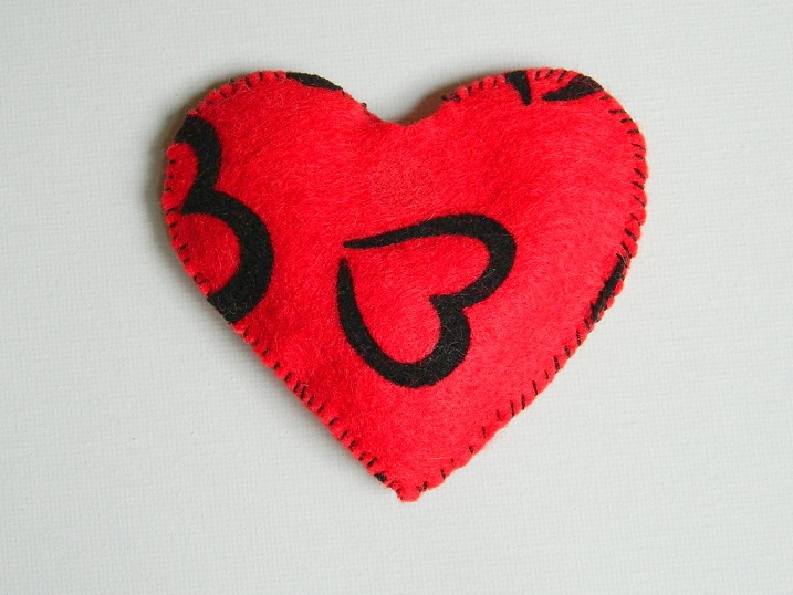 Refillable Catnip Heart Toy