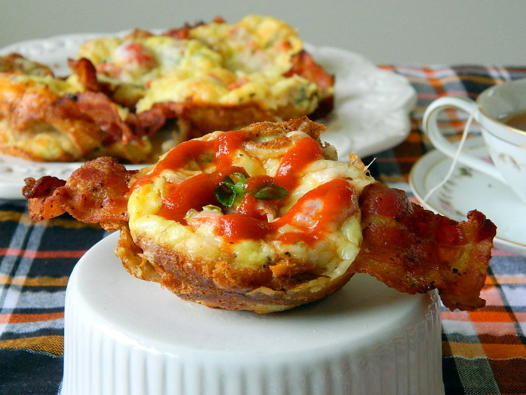 Bacon and Veggie Omelet Toast Cups