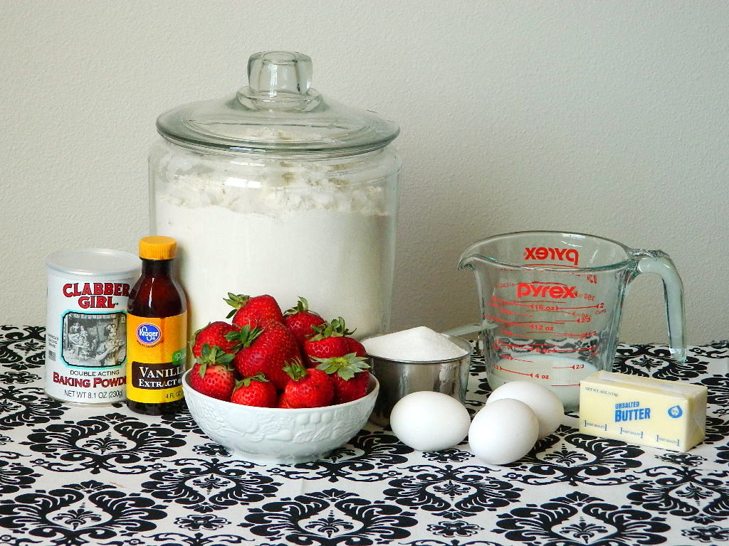 Real Strawberry Cupcakes with Basil Buttercream Frosting Fair Robin