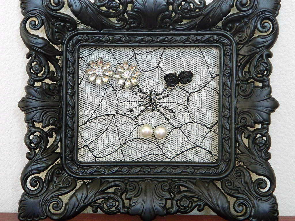 Tattooed Martha - Lace Picture Frame Holder (6)