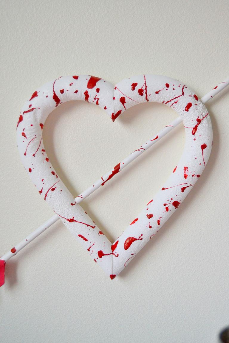 Tattooed Martha - Bloody Valentine Heart Wreath (6)