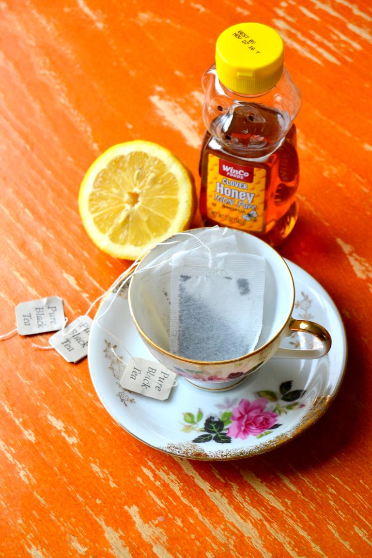 Tattooed Martha - Black Tea and Honey Exfoliating Mask (1)